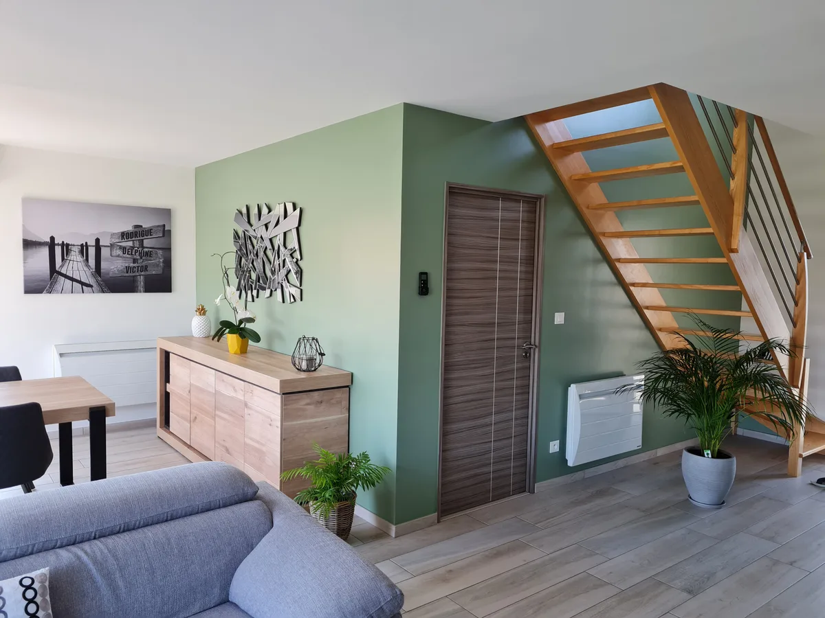 Salon et entrée carrelage effet bois Esquerchin Vicari Fils