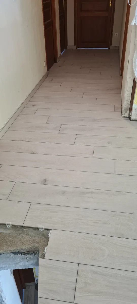Détail du calepinage diagonal carrelage damier Sin-le-Noble